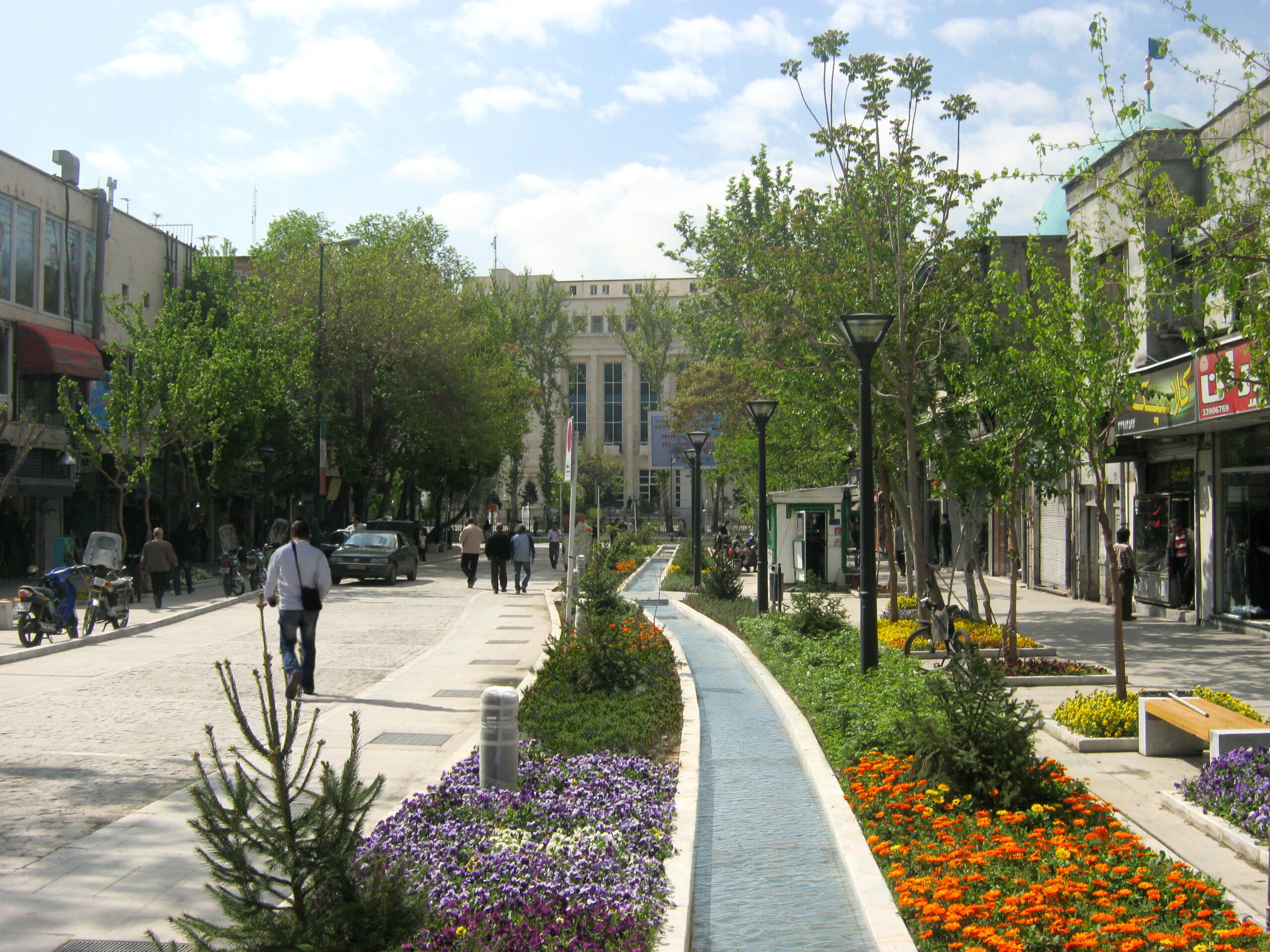 Map illustrating the street layout of District 12 in Tehran, covering a length of 3.7 kilometers, designed in 2011.