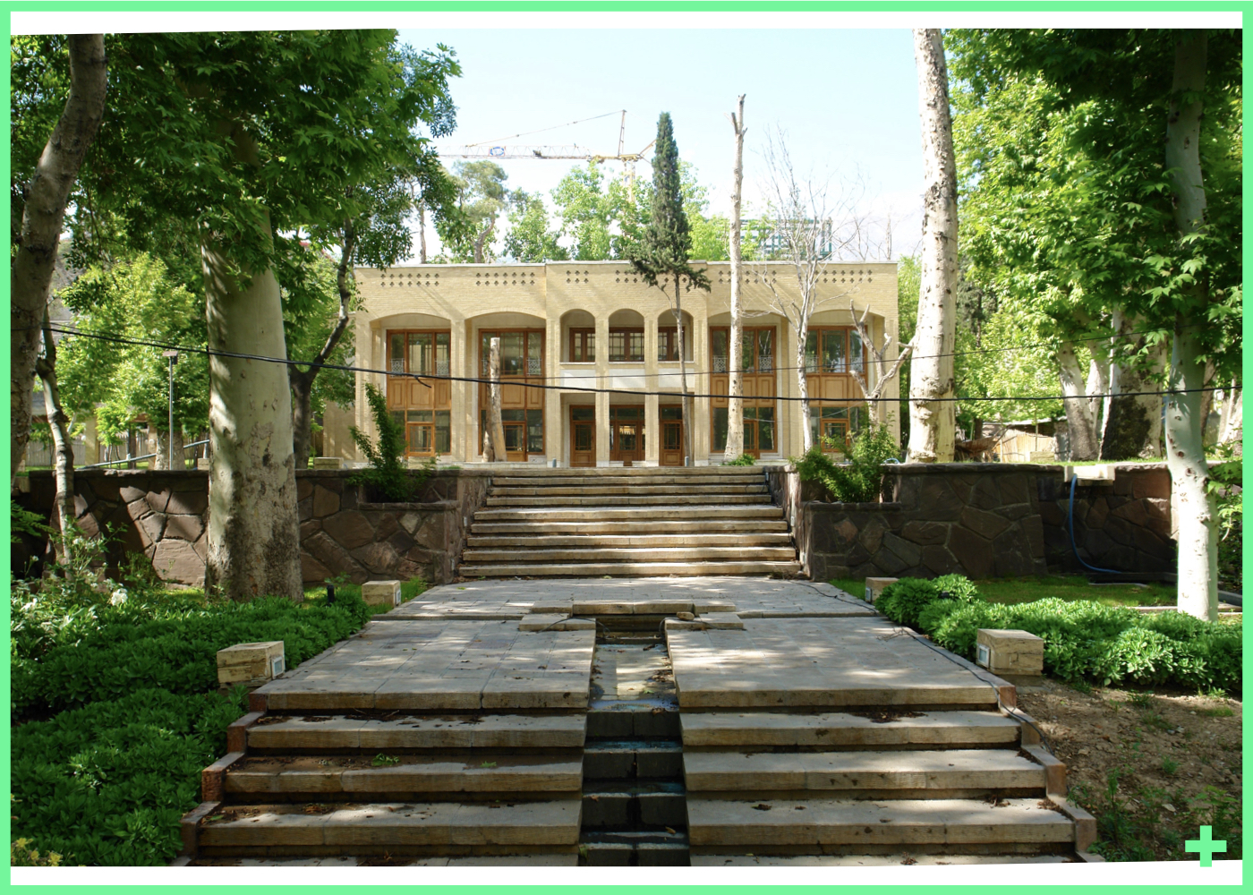 بازسازی باغ و مهمانسرا به مساحت ۲۰۰۰۰ مترمربع برای شرکت ملی نفت ایران در تهران – ۱۳۸۱ + Restoration of 20,000 sqm garden and guesthouse for National Iranian Oil Company in Tehran – 2002