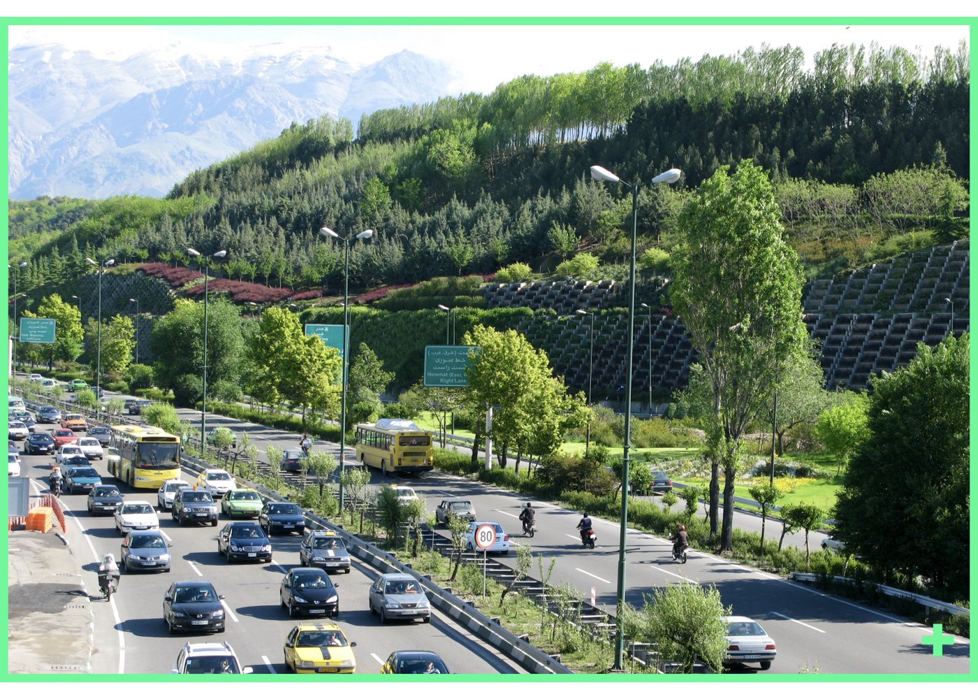 طراحی منظر شهری بزرگراه مدرس با استفاده از خاک مسلح و دیوارهای آجری – تهران ۱۳۷۸ + Urban landscape design for Modarres Highway with reinforced earth and brick walls – Tehran 1999