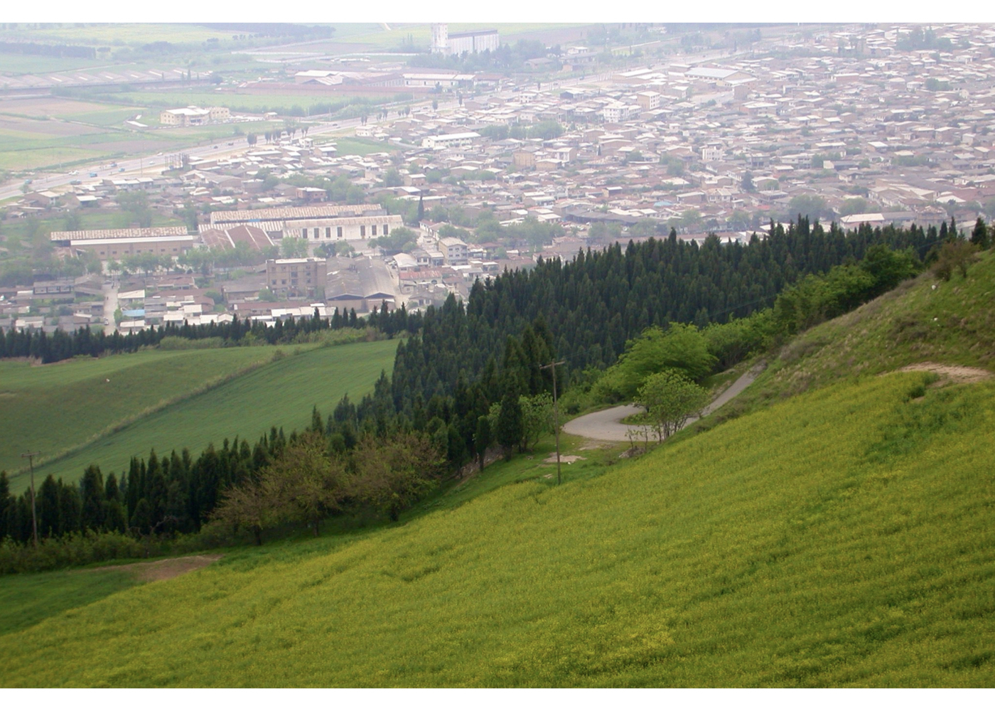 طراحی راهبردی برای ورودی شهر گرگان و فضای عمومی تپههای هزارپیچ – ۱۳۸۱ + Strategic design for Gorgan city entrance and Hezarpeych Hills public space – 2002